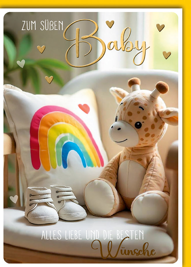 Babykarte Geburt: Süße Stoffgiraffe mit Regenbogen-Kissen in warmen Tönen