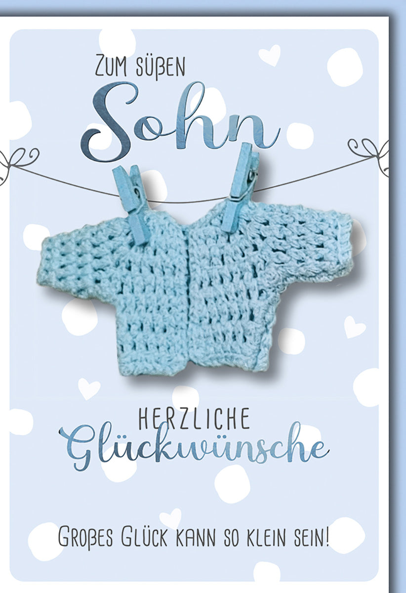 Geburtskarte für Jungen: Süßes Strickjacken-Motiv in Blau mit Herzlichen Glückwünschen