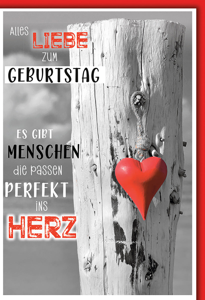 Geburtstagskarte mit Herzmotiv: Rustikaler Holzstil, rotes Herz, Schwarz-Weiß-Kontrast für Herzensmenschen