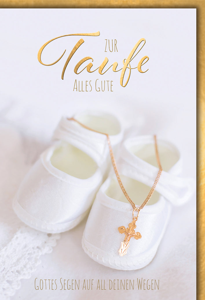 Taufkarte Elegant: Weiße Babyschuhe mit goldenem Kreuz-Anhänger, emotionale Typografie